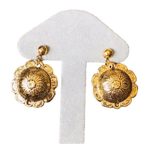 Vintage 80’s Gold Tone Mandala Dome Flower Post 1in Earrings - Picture 11 of 11